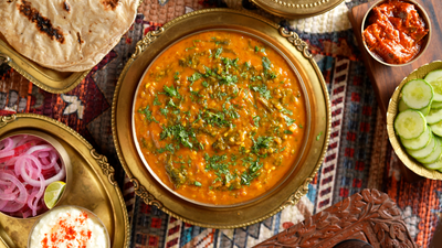 Mrs Balbir Singh's | Dal Palak (Lentil & Spinach)